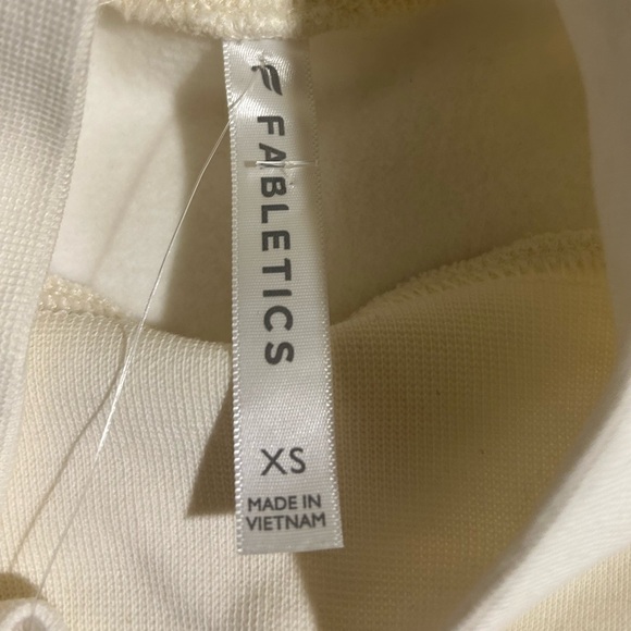 NWT Fabletics women’s size xs off white sweatshirt with side pockets. - Picture 5 of 5